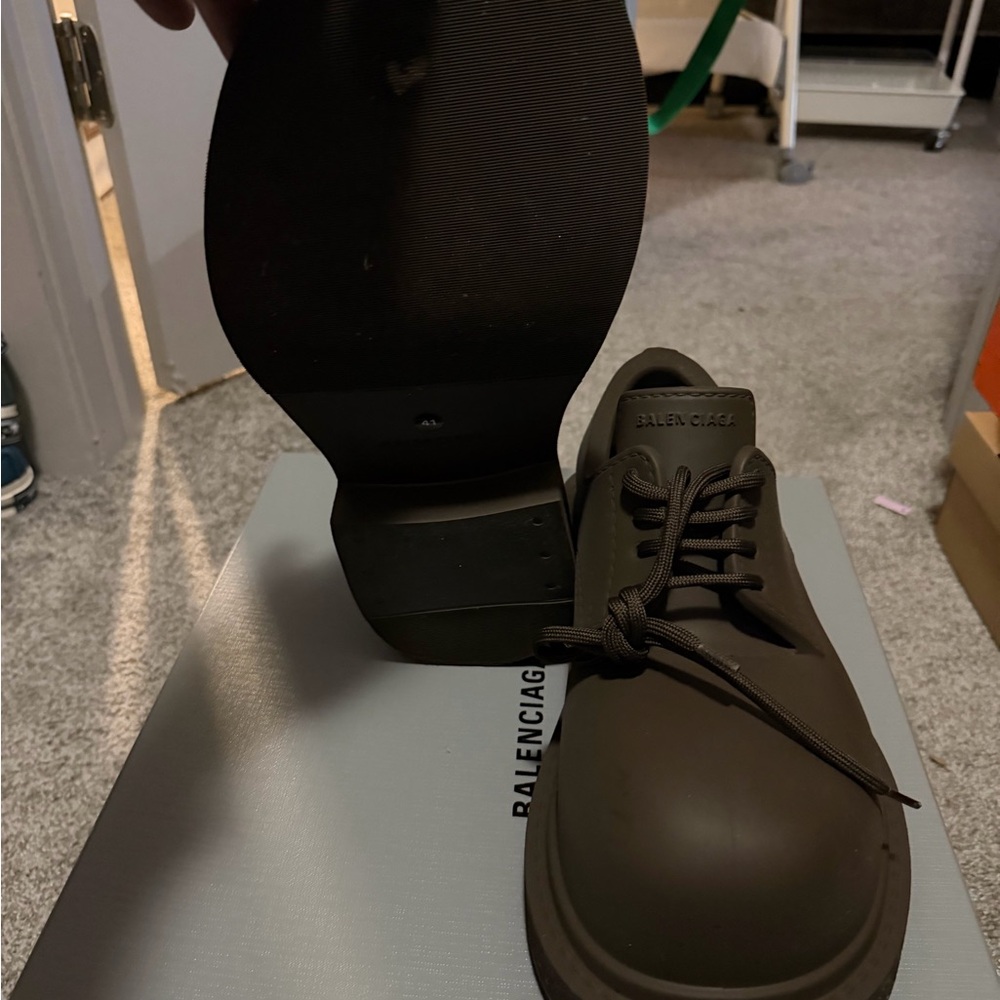 Balenciaga Men's Taupe Oxfords - Picture 3 of 11